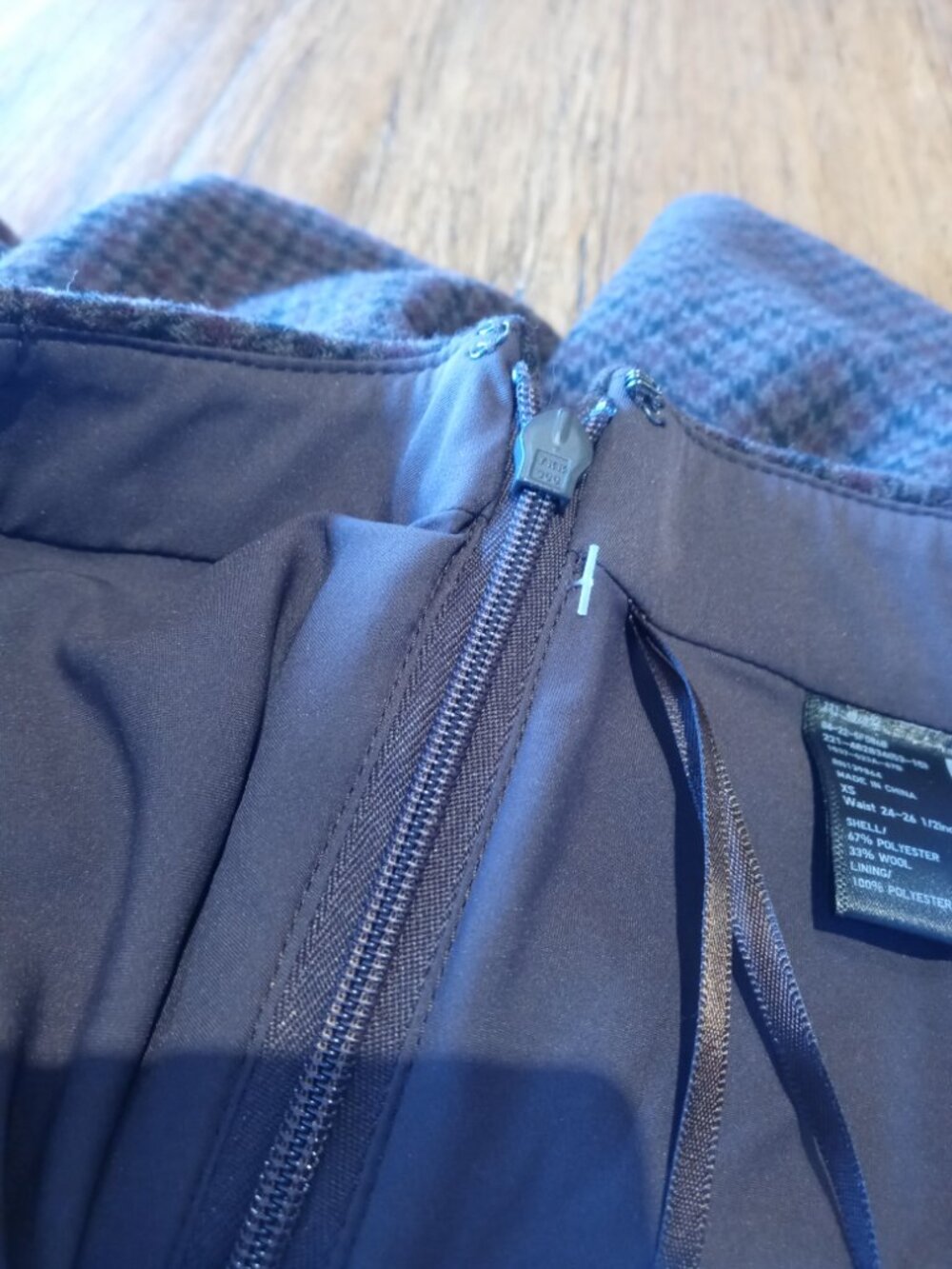 UNIQLO flare skort wool blend in dark brown checked (XS) - Picture 6 of 16